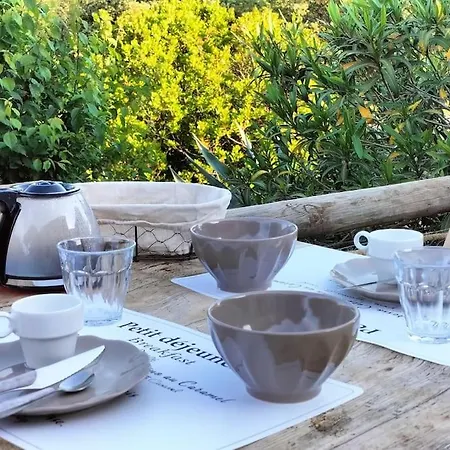Gite Confortable Avec Terrasse, Piscine *