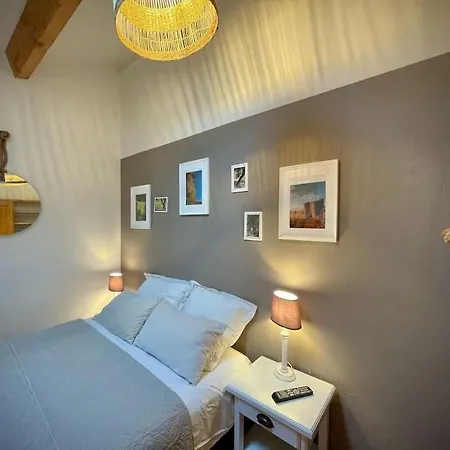 Casa de Férias Gite Confortable Avec Terrasse, Piscine Calvisson