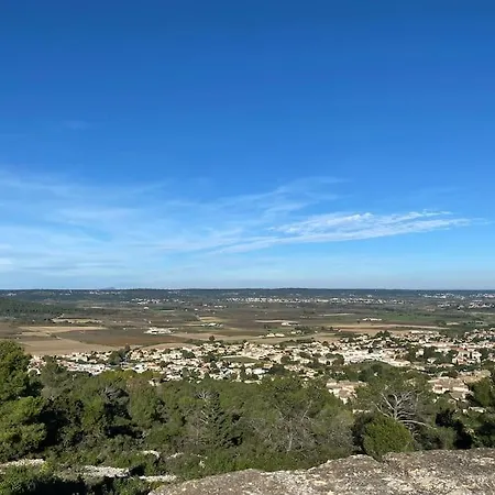 Casa de Férias Gite Confortable Avec Terrasse, Piscine Calvisson