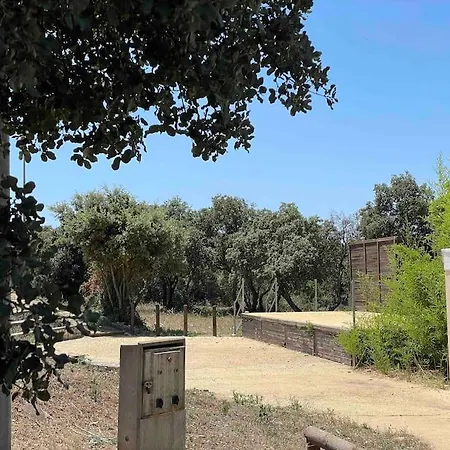 Gite Confortable Avec Terrasse, Piscine Casa de Férias