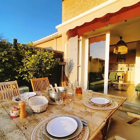 Casa de Férias Gite Confortable Avec Terrasse, Piscine *