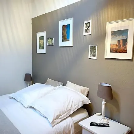 Casa de Férias Gite Confortable Avec Terrasse, Piscine Calvisson