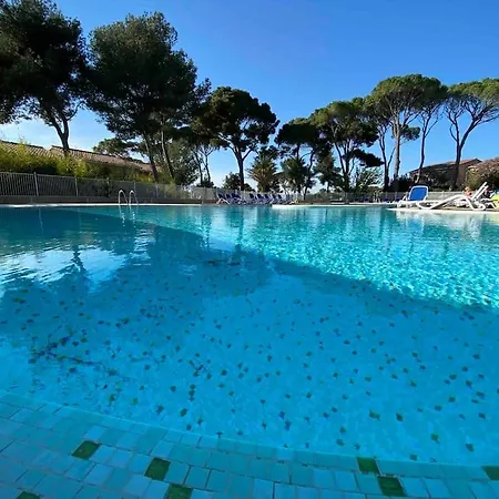 Gite Confortable Avec Terrasse, Piscine *